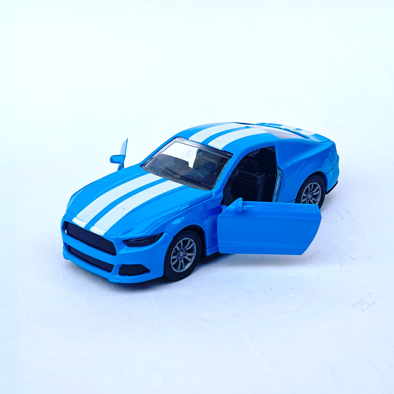 Diecast 1:32 Scale Metal Pull Back Car Toy for Kids with Openable Doors, Light & Music.