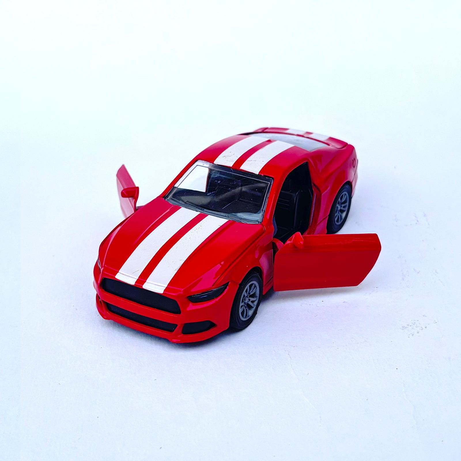 Diecast 1:32 Scale Metal Pull Back Car Toy for Kids with Openable Doors, Light & Music.
