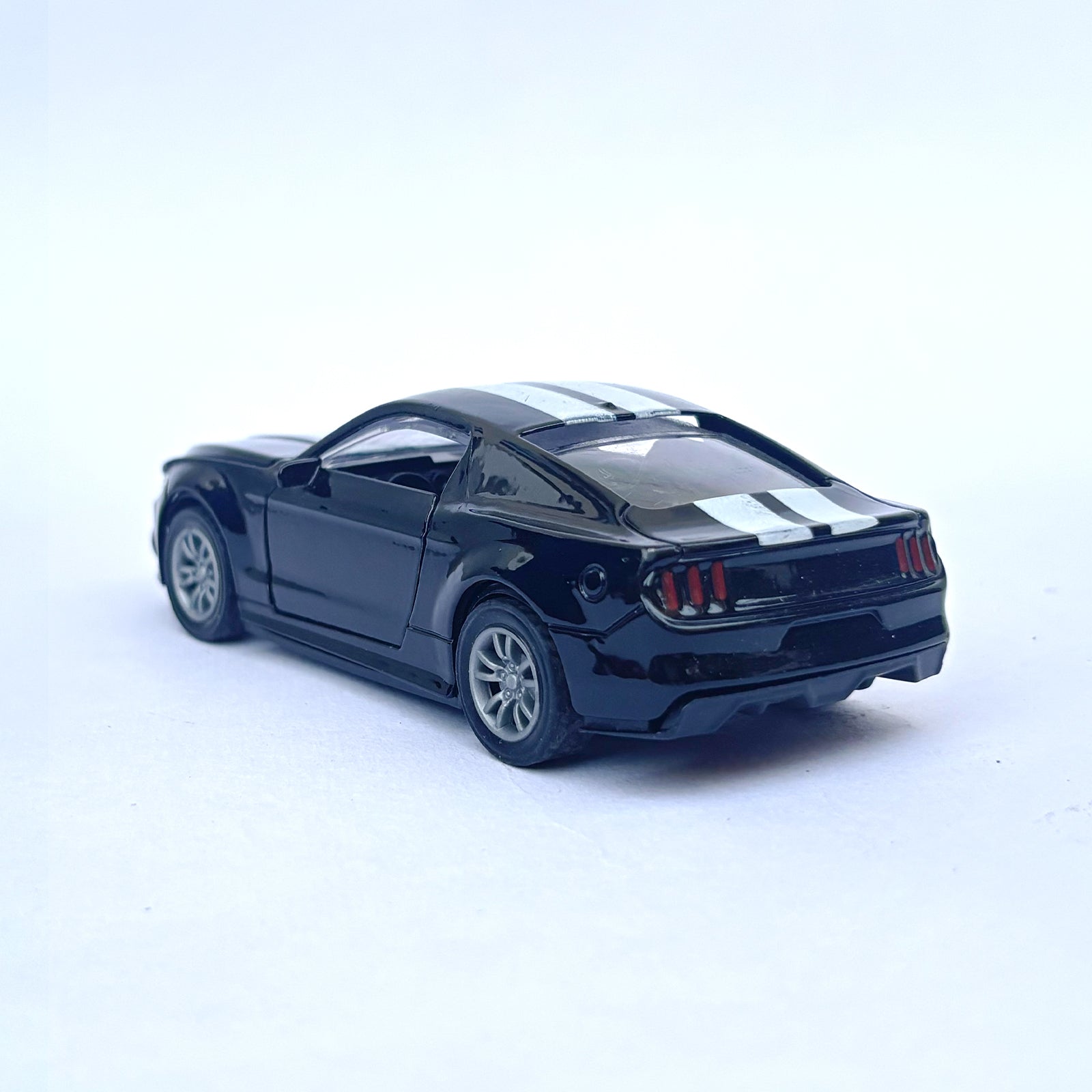 Diecast 1:32 Scale Metal Pull Back Car Toy for Kids with Openable Doors, Light & Music.