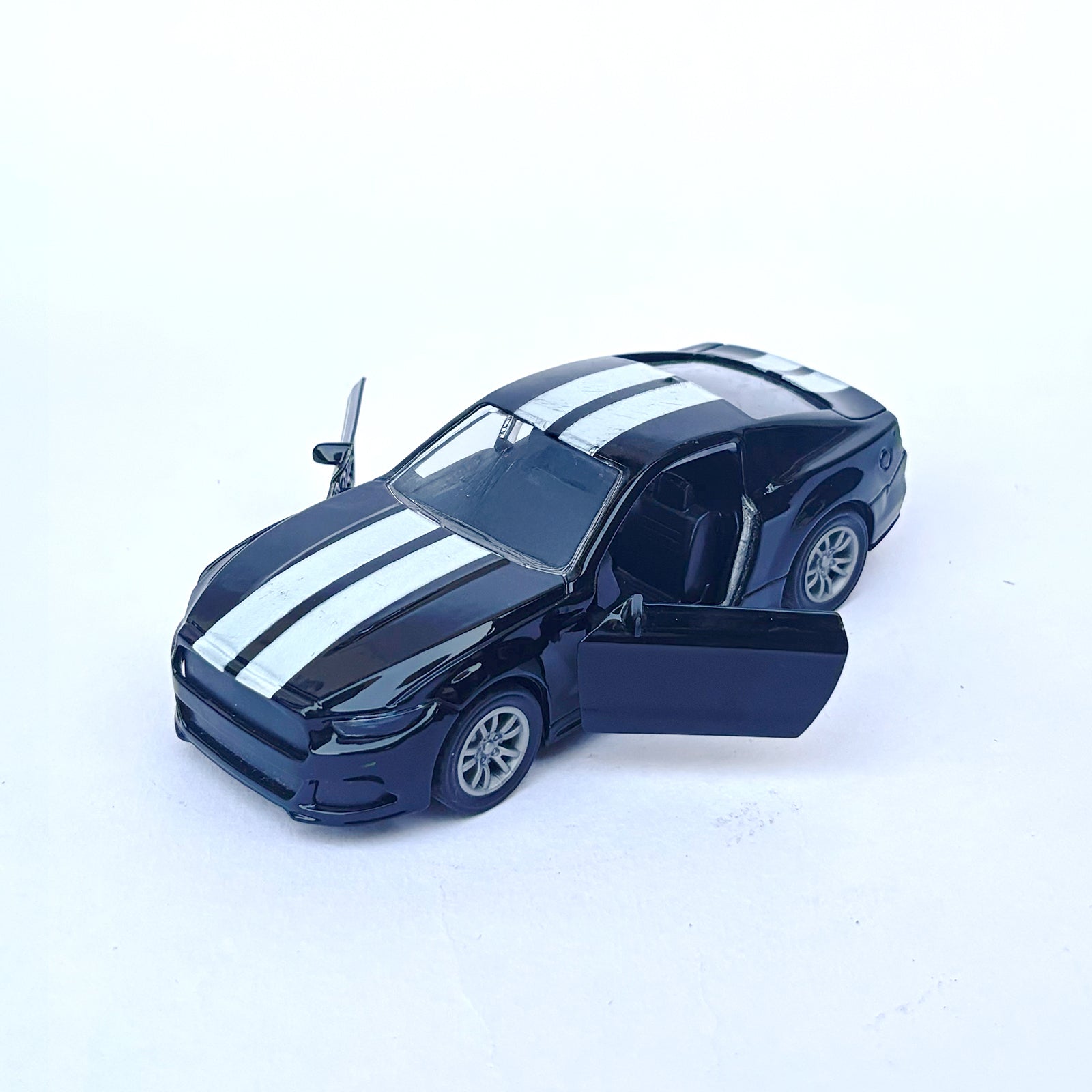 Diecast 1:32 Scale Metal Pull Back Car Toy for Kids with Openable Doors, Light & Music.