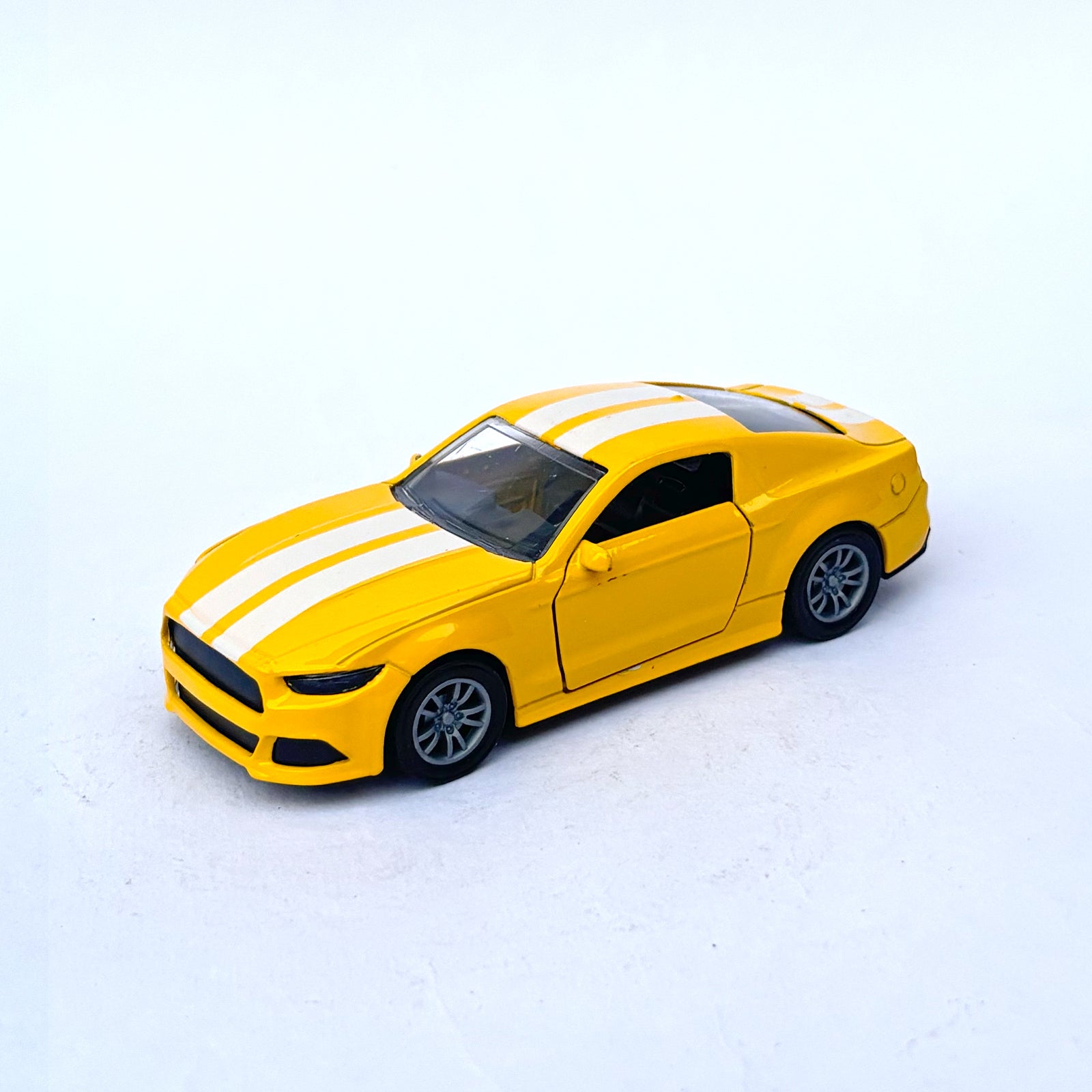 Diecast 1:32 Scale Metal Pull Back Car Toy for Kids with Openable Doors, Light & Music.