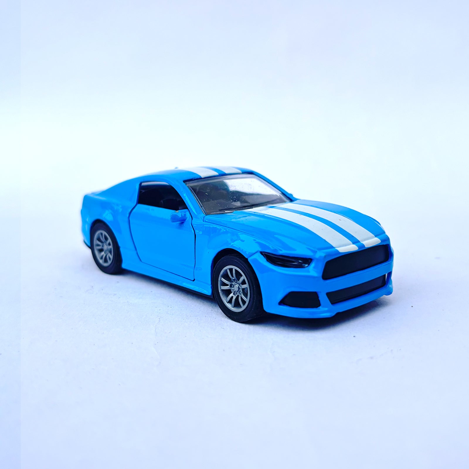 Diecast 1:32 Scale Metal Pull Back Car Toy for Kids with Openable Doors, Light & Music.