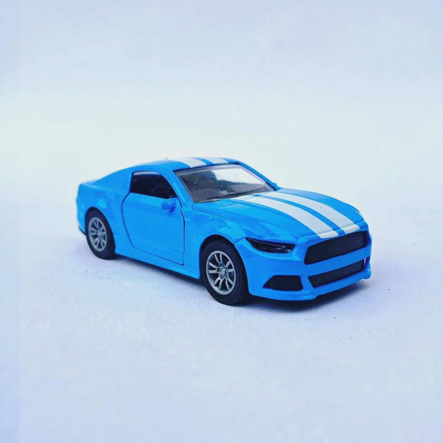 Diecast 1:32 Scale Metal Pull Back Car Toy for Kids with Openable Doors, Light & Music.