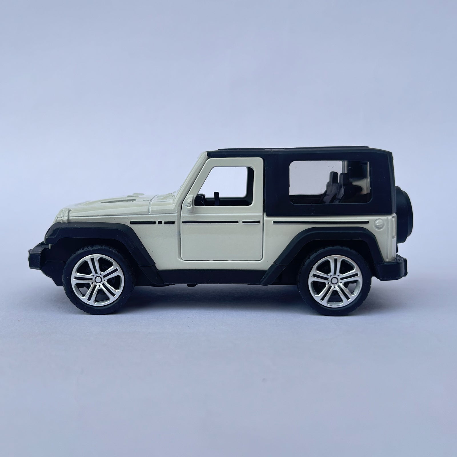Diecast 1:32 Scale Metal Pull Back Car Toy for Kids with Openable Doors, Light & Music.